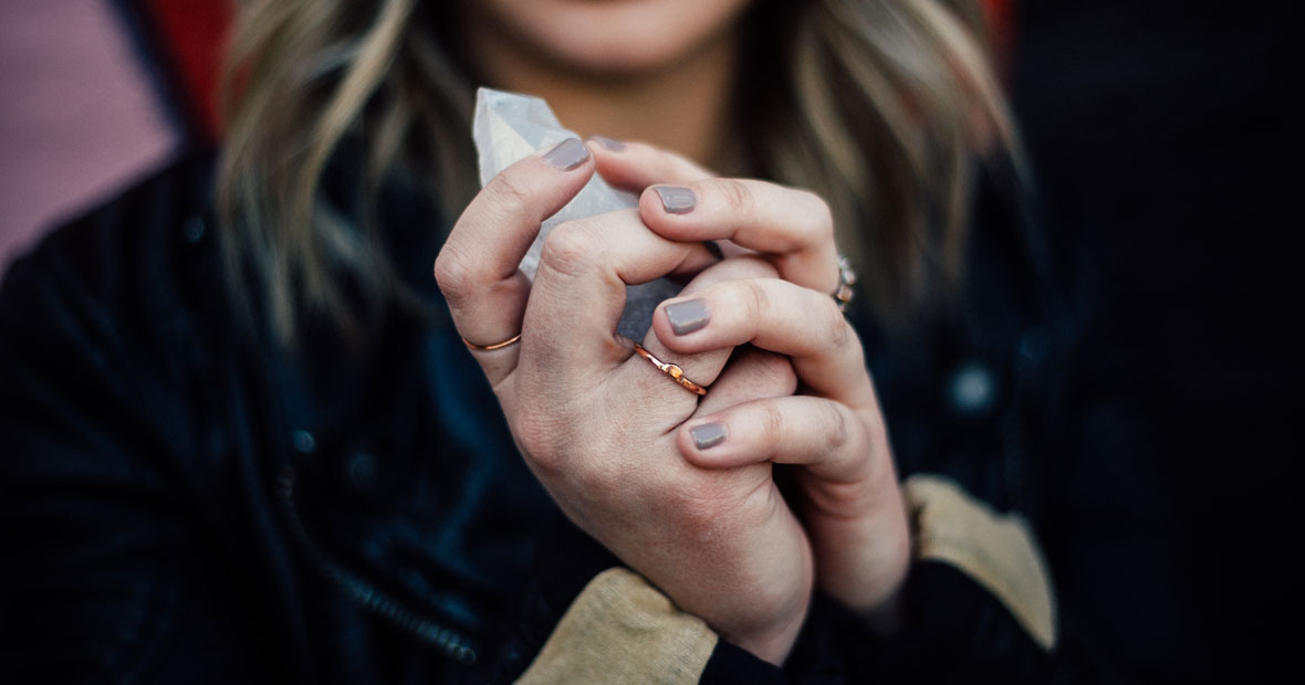 les bijoux en cristal de roche naturel